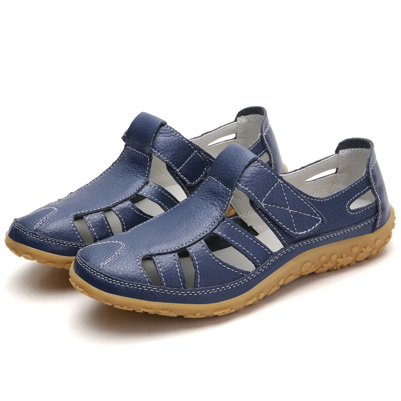 Chaussures décontractées en cuir bleu pour femmes, design ajouré, semelle antidérapante beige, confortables et élégantes pour l'été.