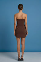 Mini-robe sans bretelles marron — Élégance bodycon