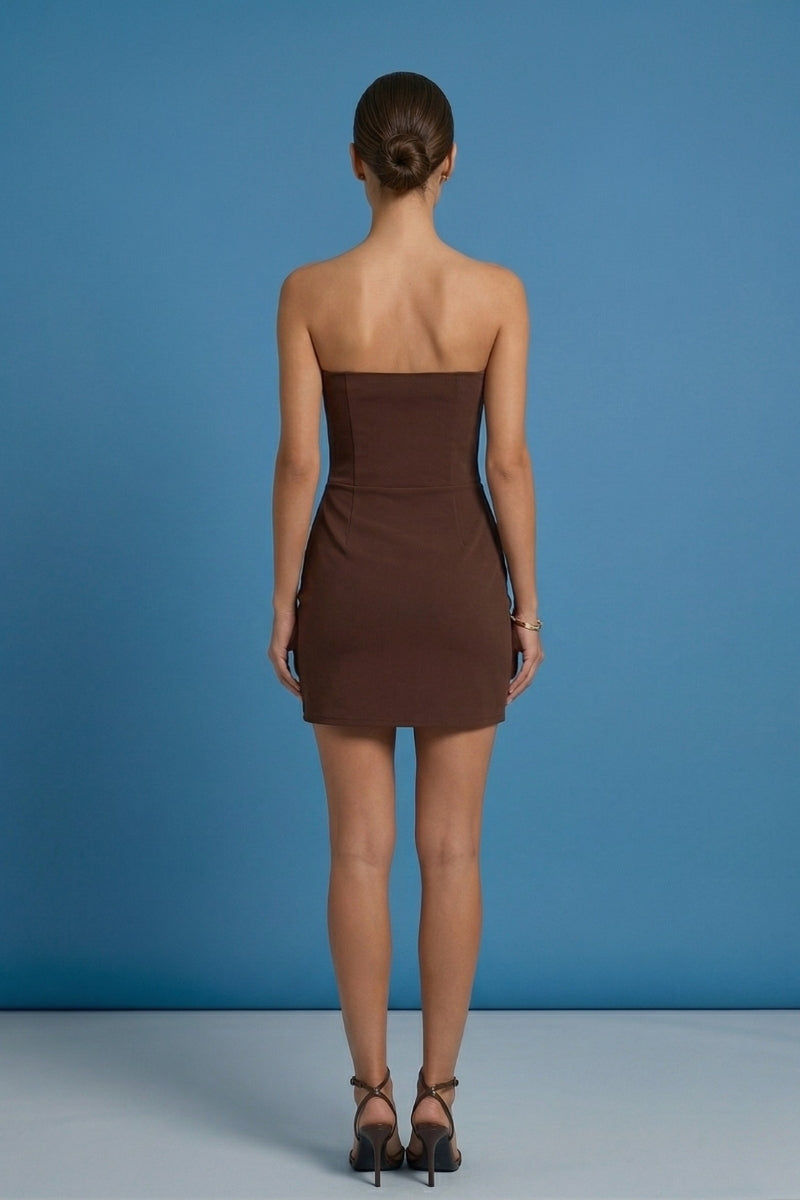 Mini-robe sans bretelles marron — Élégance bodycon