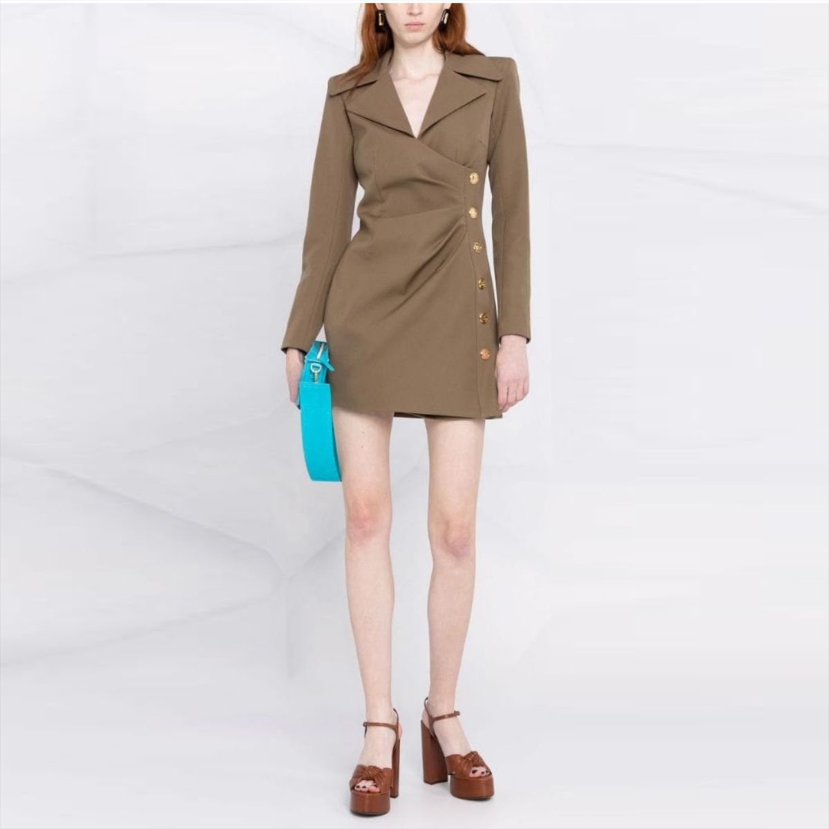 Robe fourreau élégante couleur caramel — Minimaliste et affinante