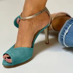 Talons avec bride à la cheville et boucle