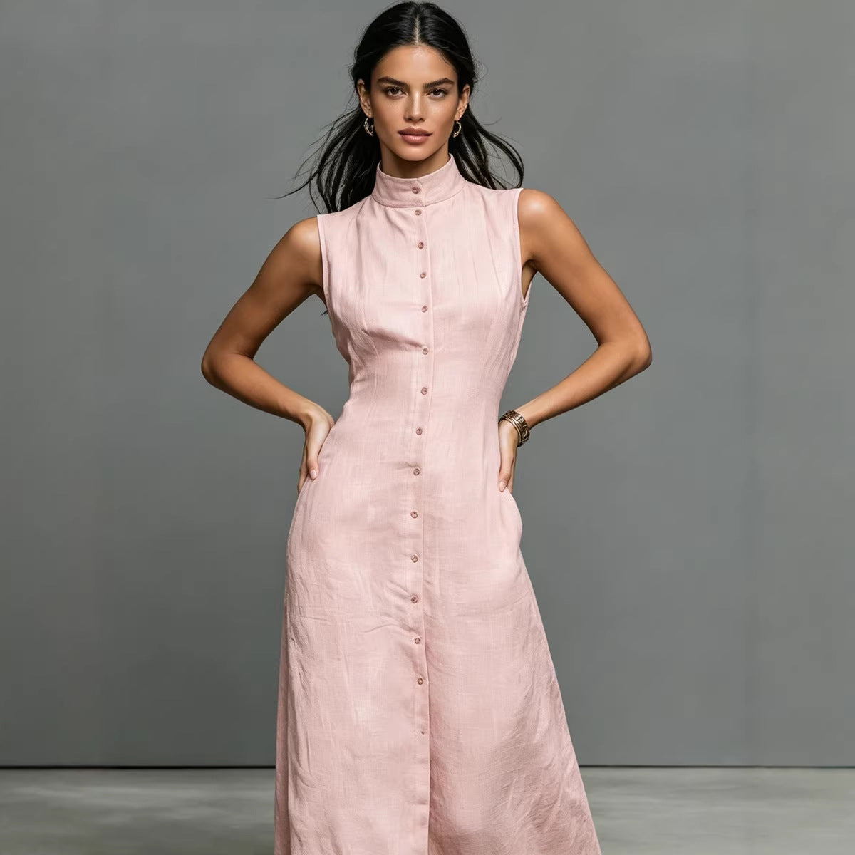 Robe longue sans manches col dressé — Élégance intemporelle