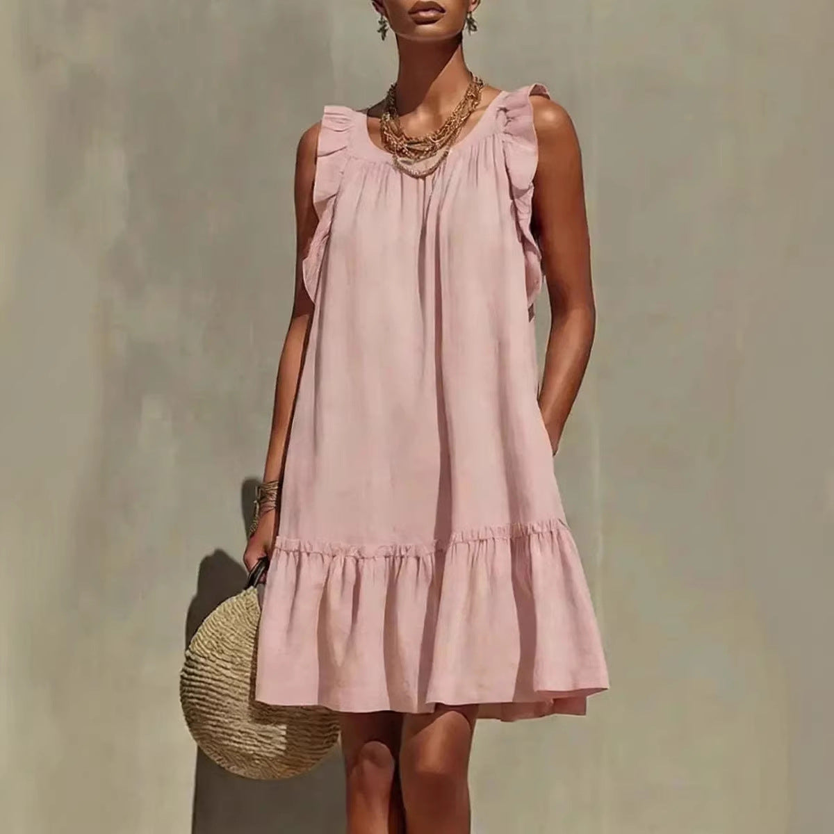 Robe droite sans manches, col rond et volants
