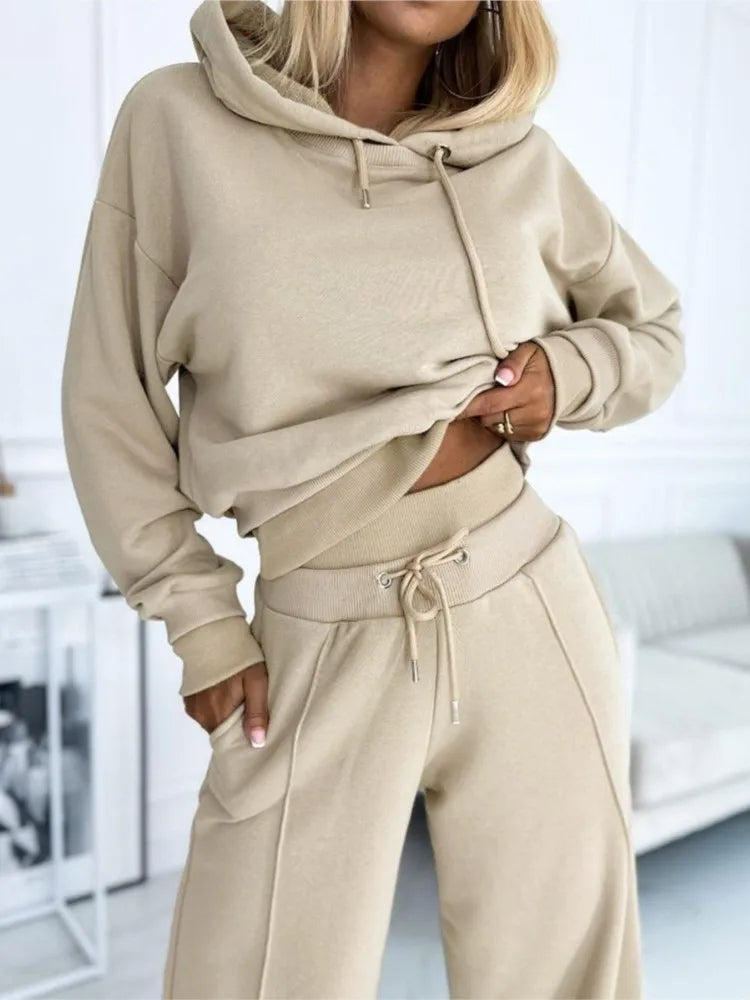 Ensemble pour femmes avec sweat à capuche et pantalon de survêtement - Confortable, élégant et polyvalent