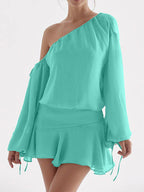 Robe mousseline à l'épaule dénudée