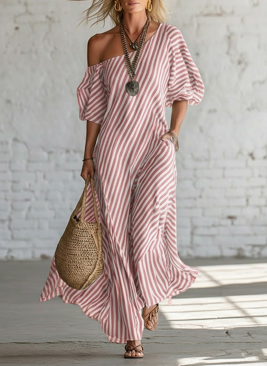 Robe rayée élégante avec découpe épaules