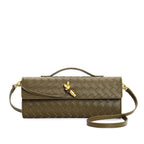 Sac à main en cuir tressé vert olive avec bandoulière, fermoir doré élégant. Accessoire mode luxe, tendance et chic pour femme.