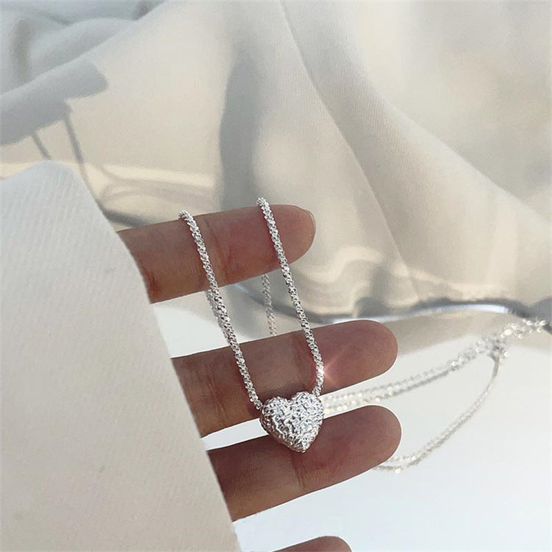 Necklace with heart pendant