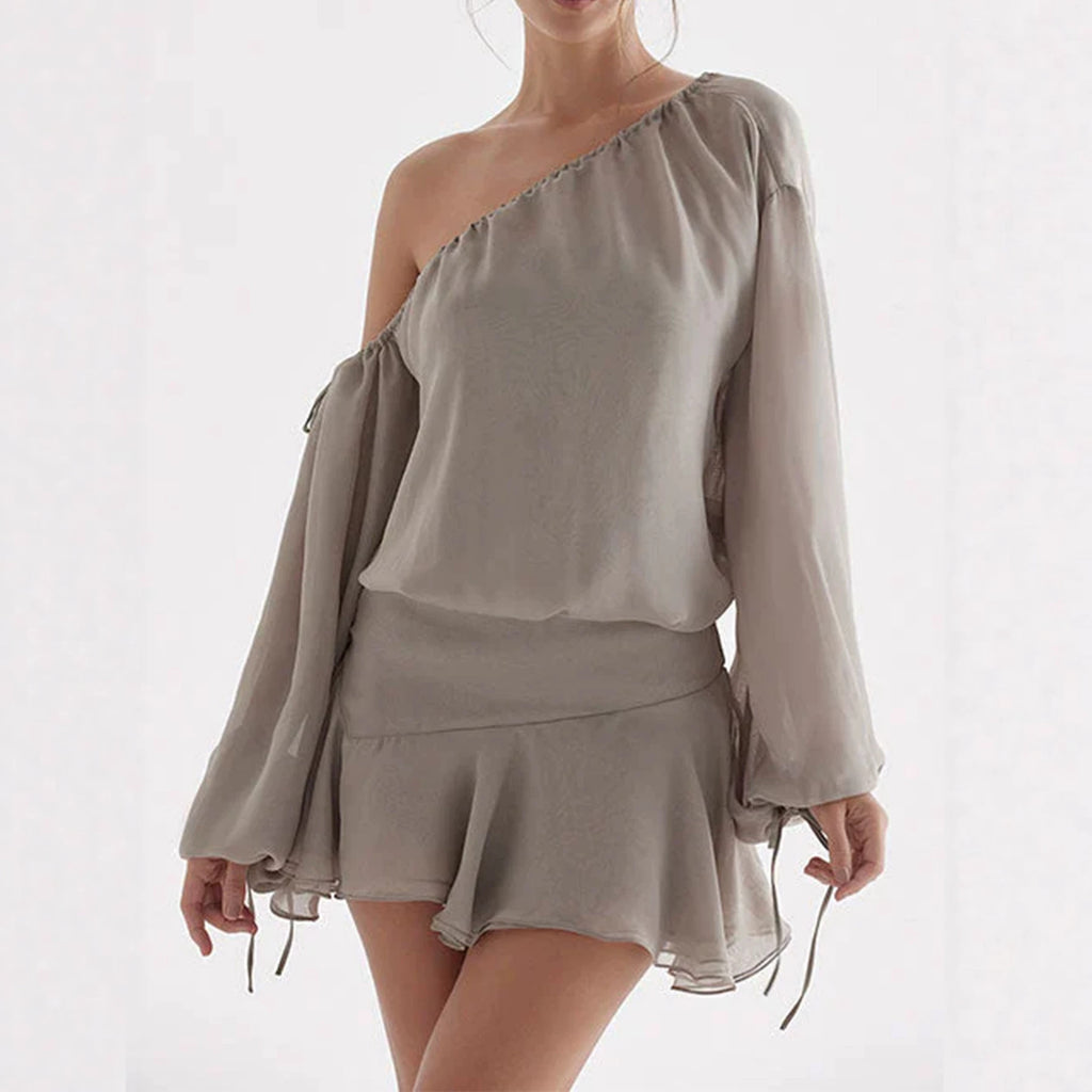 Robe mousseline à l'épaule dénudée