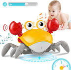 Jouet crabe musical interactif avec lumières LED, pinces rouges, et bébé souriant en arrière-plan. Idéal pour éveil et divertissement enfant.