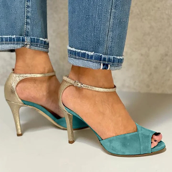 Talons avec bride à la cheville et boucle