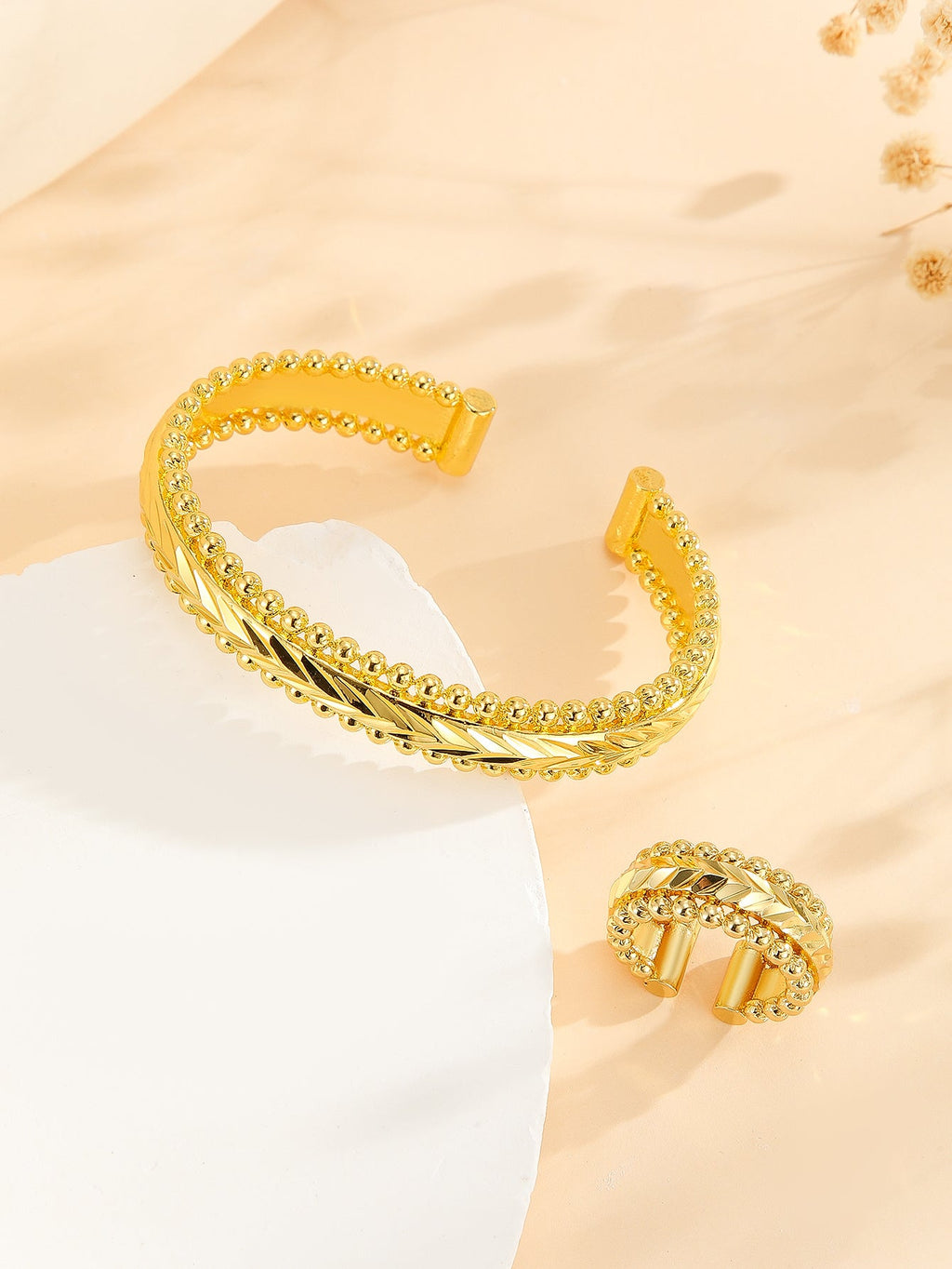 Ensemble bijoux bagues et bracelets plaqués or