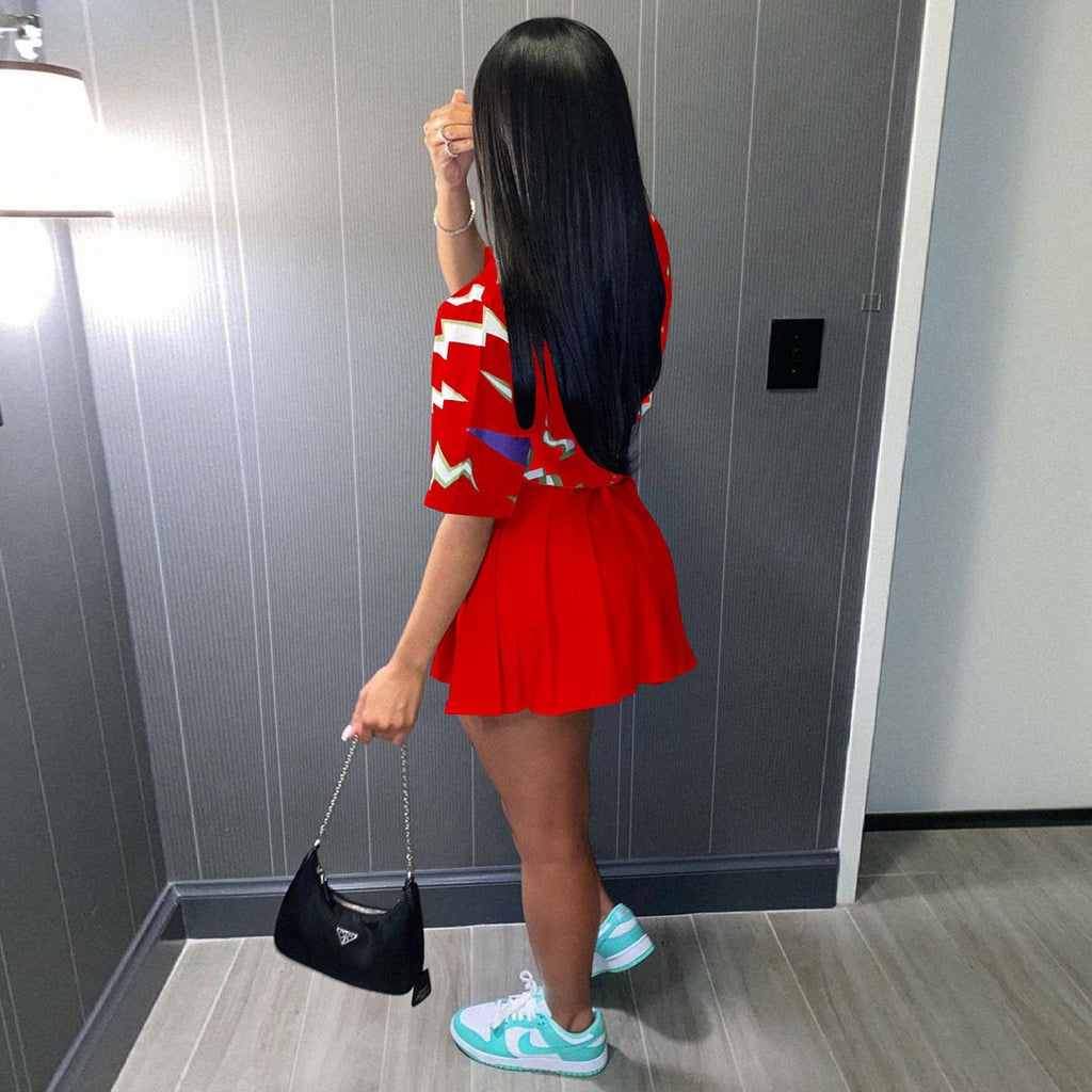 Ensemble chemise à boutons et jupe courte plissée