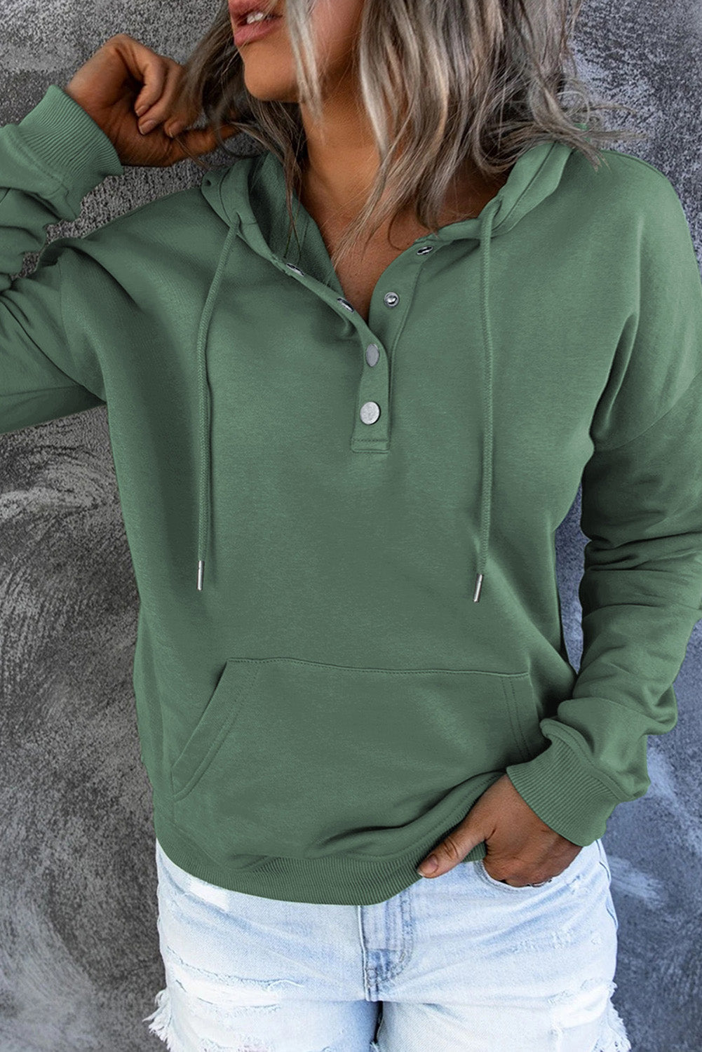 Sweat à capuche basique pour femme, coupe confortable et design sobre