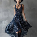 Robe en polyester fluide et épurée