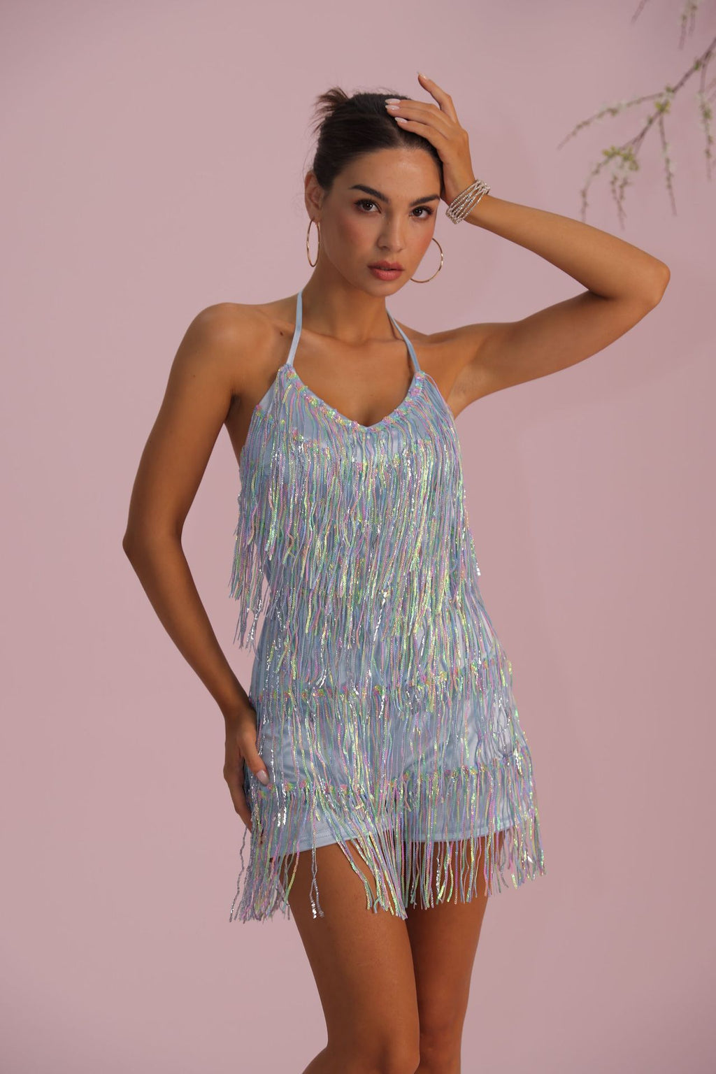 Dress with shimmering sequins and fringes