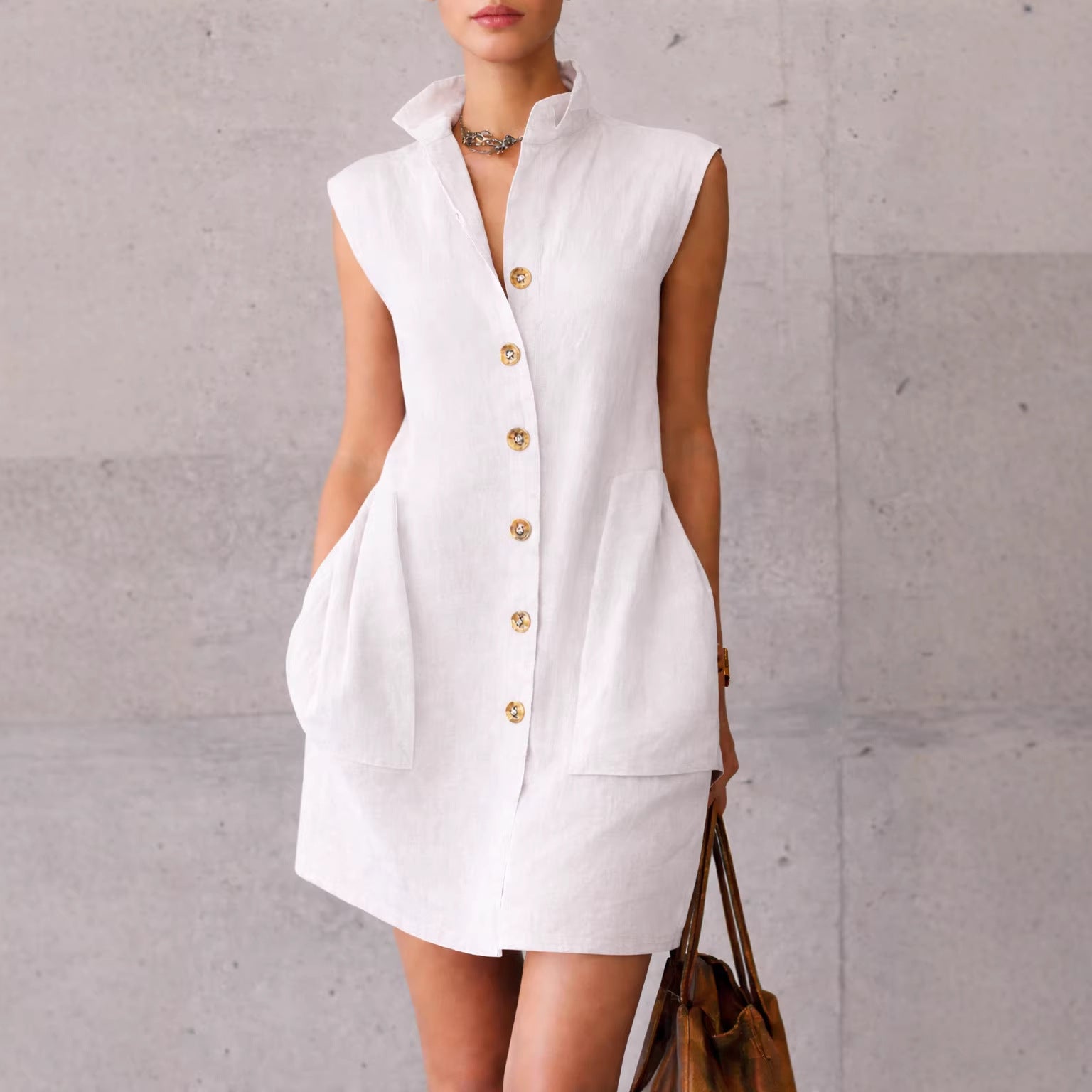 Robe chemise sans manches col montant — Élégance estivale