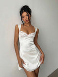 Robe Trapèze Satin Blanc — Confort Chic