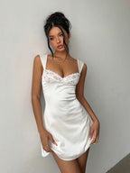 Robe Trapèze Satin Blanc — Confort Chic