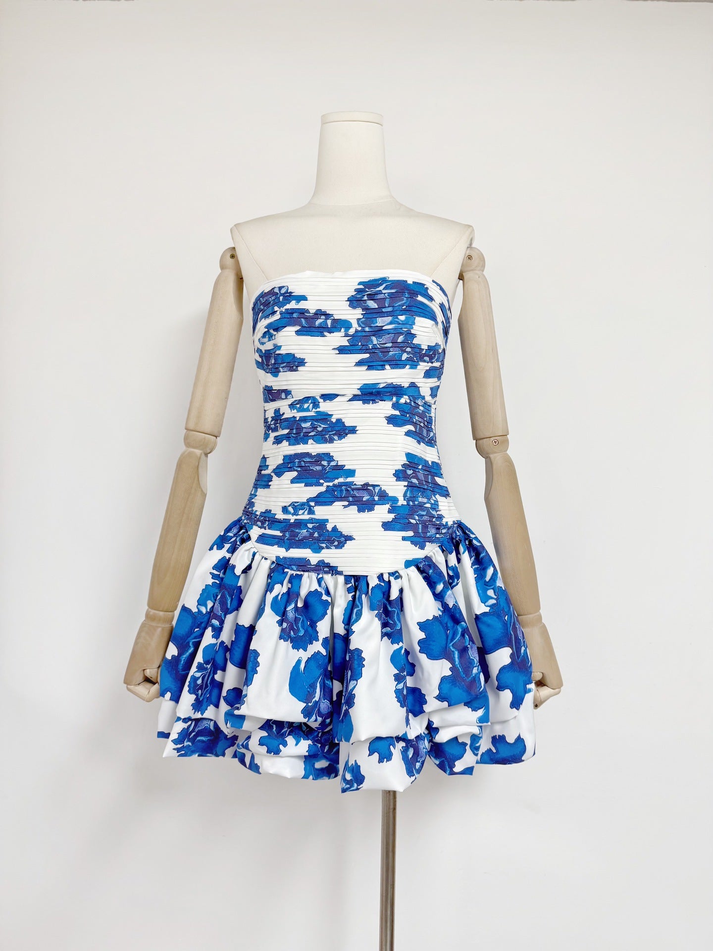 Mini-robe cache-cœur plissée à volants