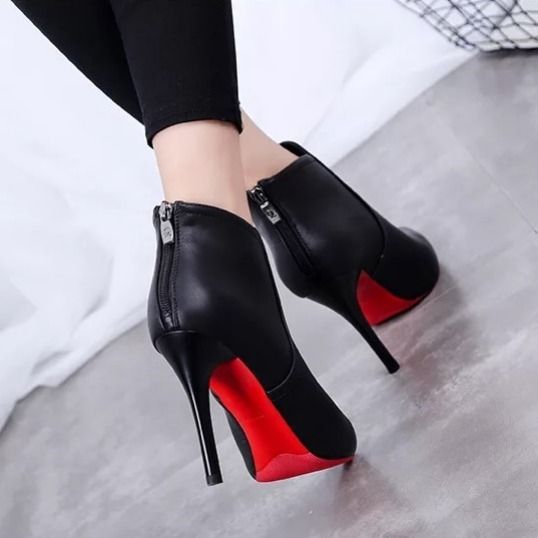 Botte courte à talons aiguilles