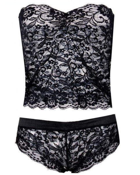 Lingerie décolleté cache-cœur et shorty en dentelle