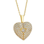Collier avec pendentif en forme de cœur et ailes