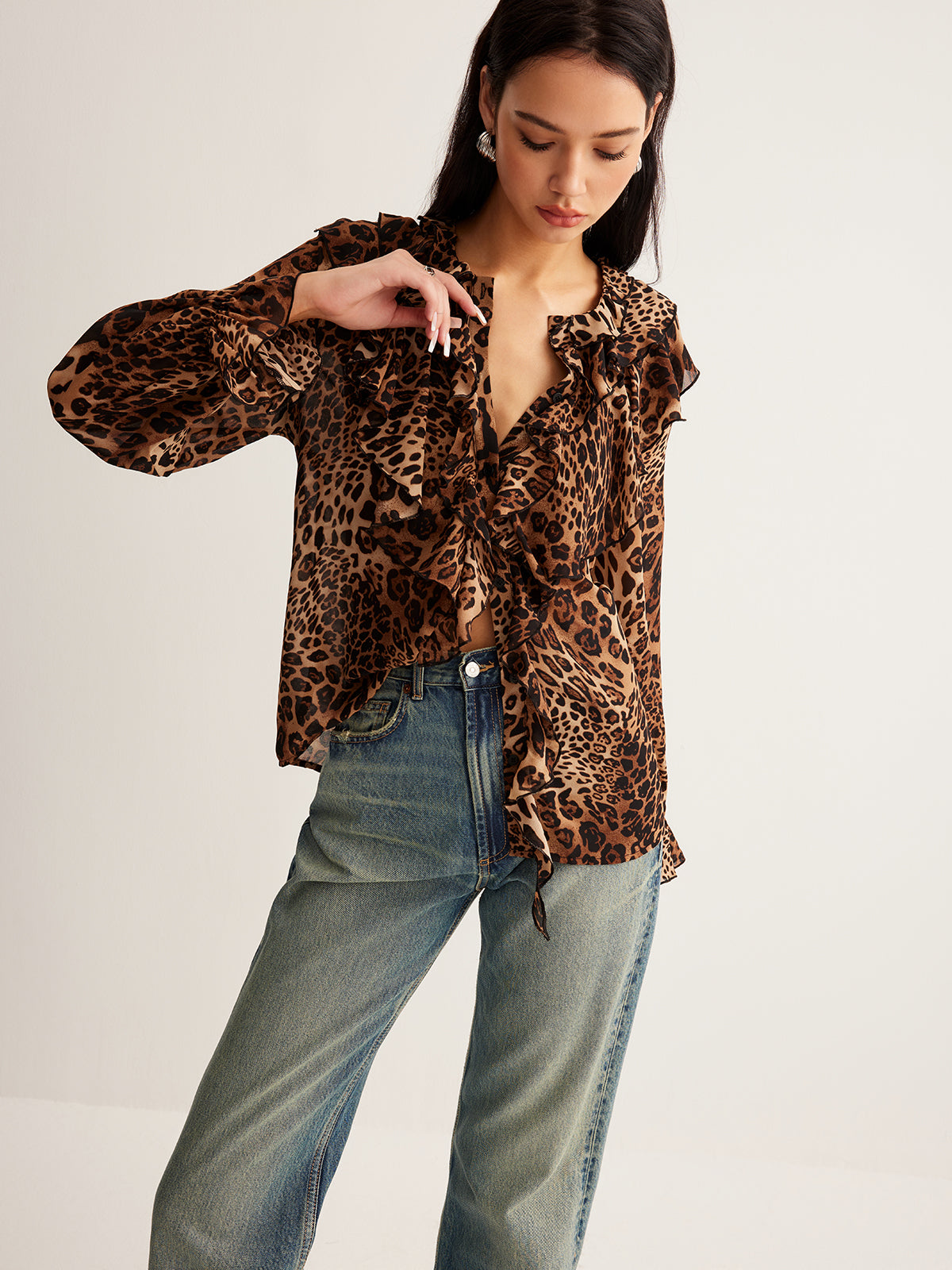 Chemisier chic imprimé léopard safari – Haut en mousseline à manches longues et col à volants pour femme