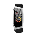 Bracelet connecté noir avec écran tactile affichant l'heure, la date et un compteur de pas. Design moderne, suivi d'activité, technologie Bluetooth.