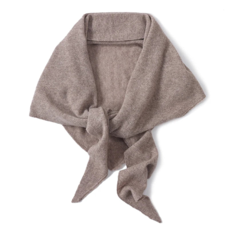 Elegant 100% wool triangular scarf - Warm and stylish for autumn and winter