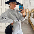 Solid-colored tracksuit with pants and hooded sweatshirt
