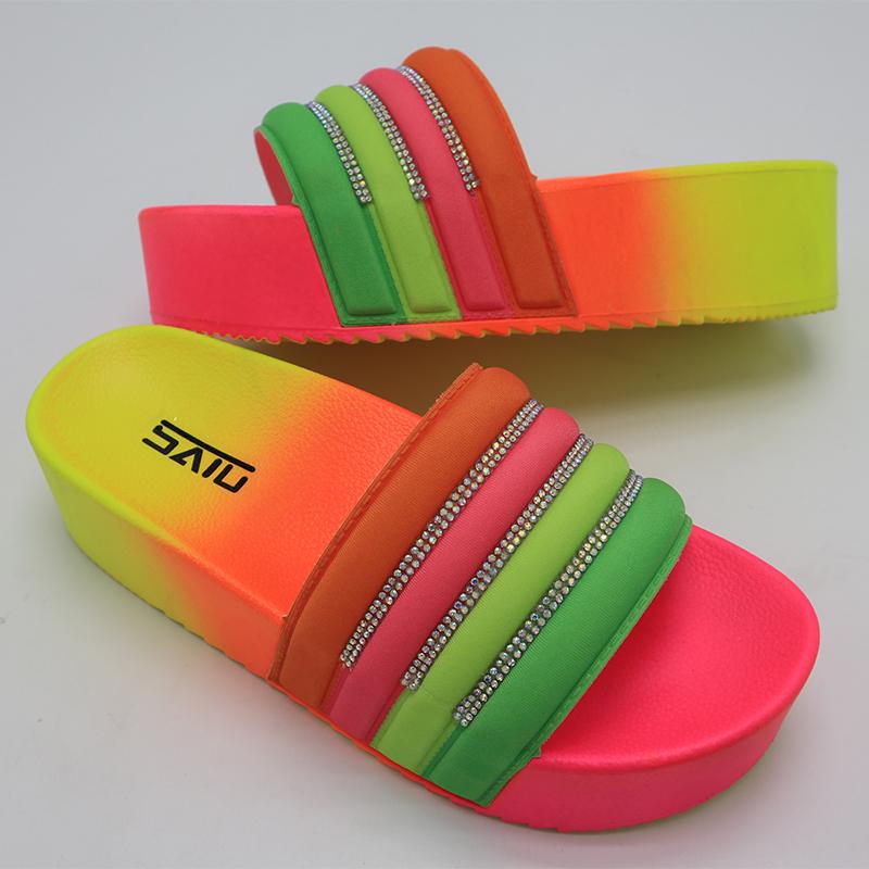 Sandale à bride multicolore