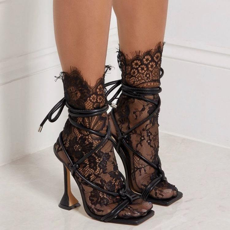Talon haut à bride lacet