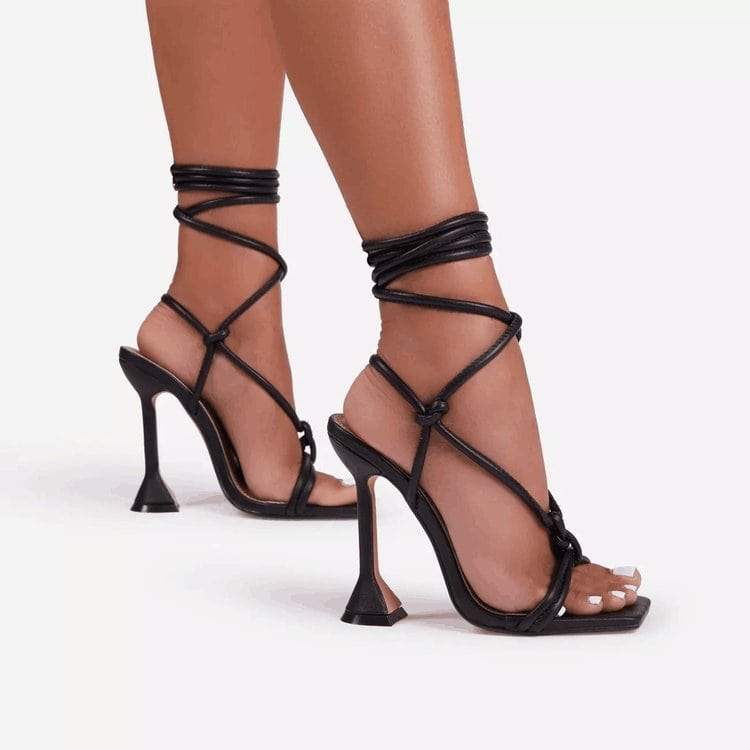 Talon haut à bride lacet
