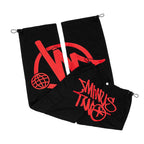 Pantalon noir avec motifs rouges, logo graphique et texte "Minus Two", style streetwear, cordons de serrage, design moderne et tendance.