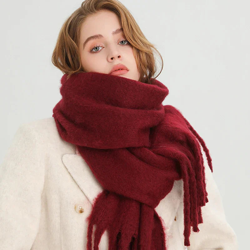Echarpe de luxe en cachemire pour dames avec gros pompons pour le style et le confort en hiver