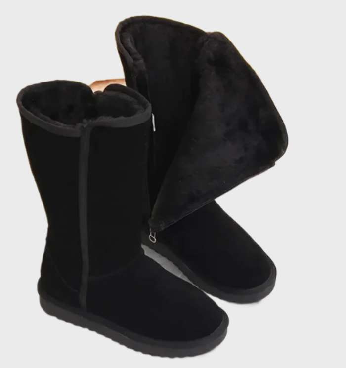 Bottes noires en daim avec doublure en fourrure, semelle antidérapante, style hiver chaud, idéales pour temps froid, mode féminine élégante.