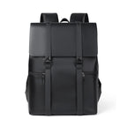Sac à dos noir élégant en cuir synthétique avec bretelles ajustables, design moderne et minimaliste, idéal pour le travail ou les voyages.