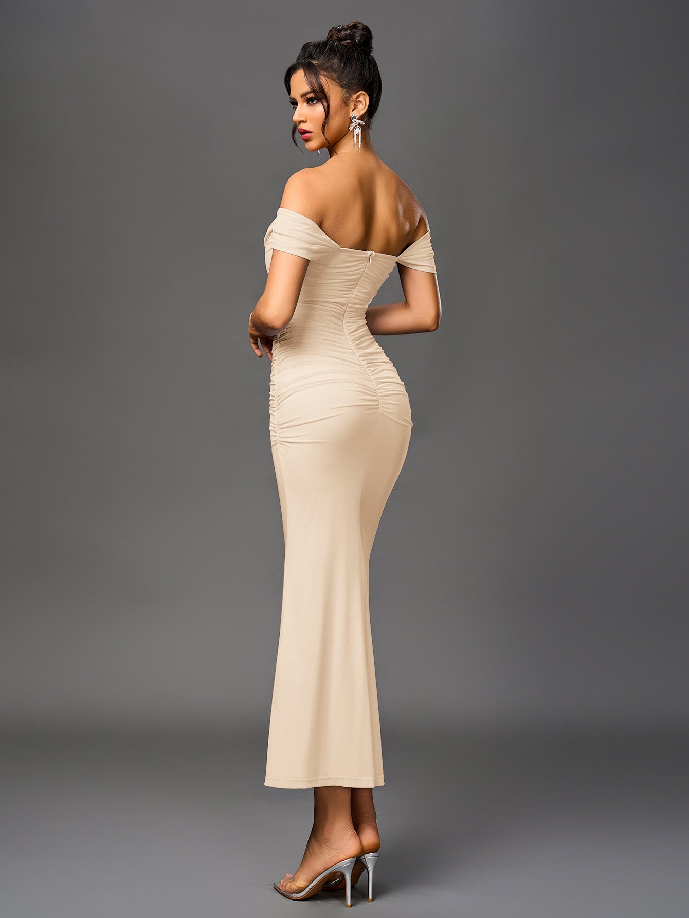 Robe longue moulante à épaules dénudées – Fronces et ourlet sirène | Robe de soirée extensible