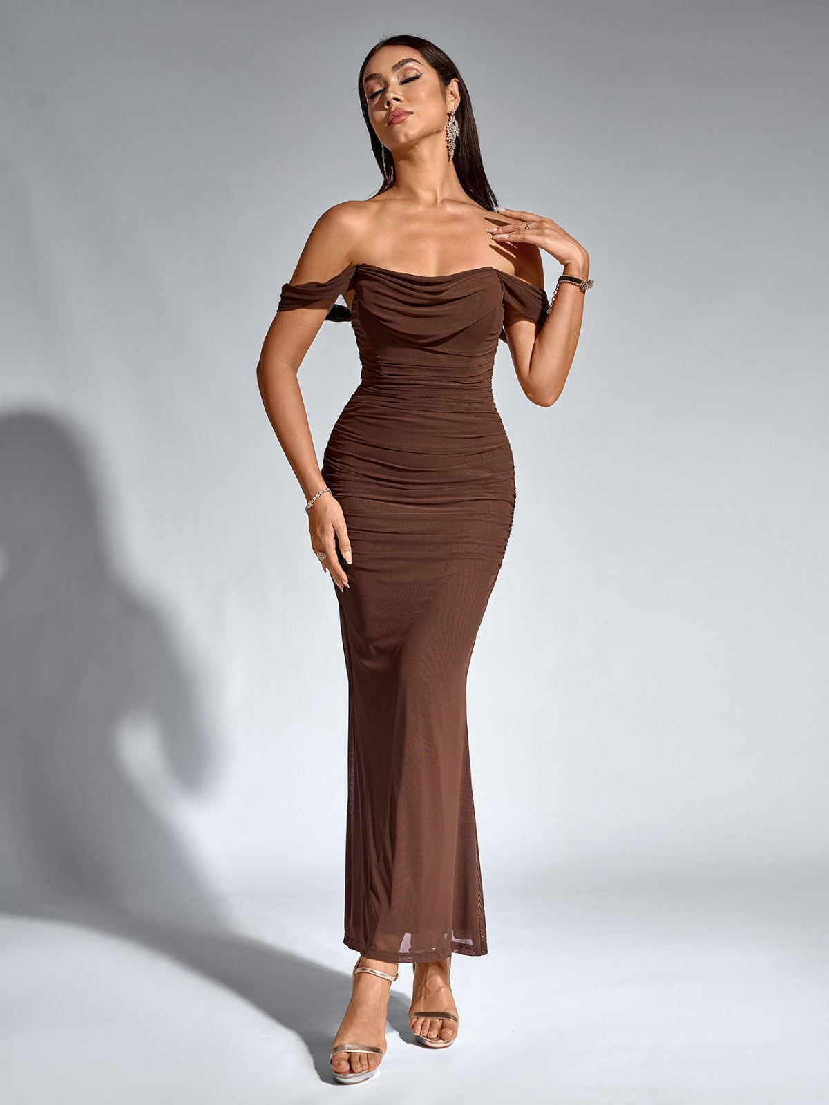 Robe longue moulante à épaules dénudées – Fronces et ourlet sirène | Robe de soirée extensible