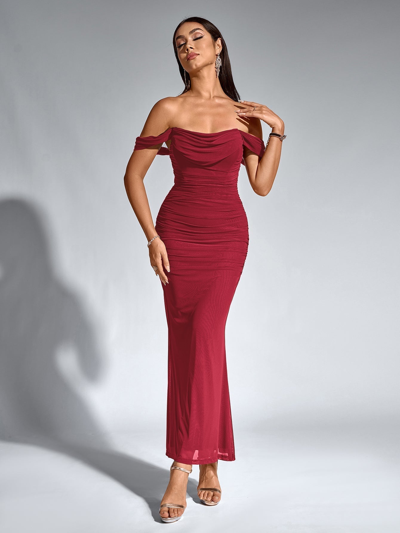 Robe longue moulante à épaules dénudées – Fronces et ourlet sirène | Robe de soirée extensible