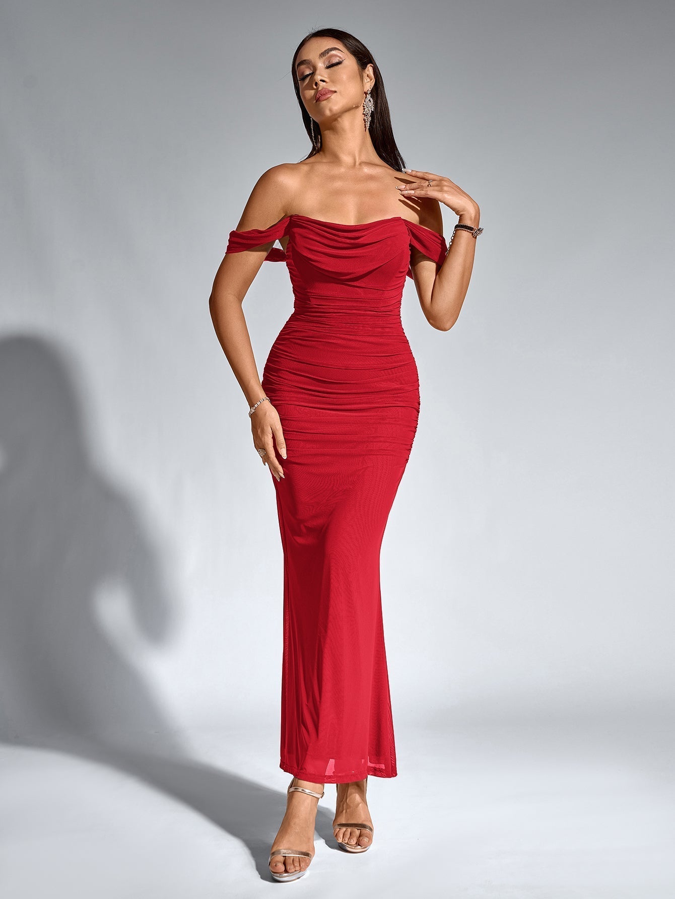 Robe longue moulante à épaules dénudées – Fronces et ourlet sirène | Robe de soirée extensible