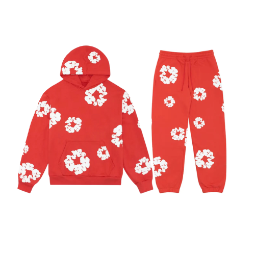Sweat à capuche et pantalon rouges avec motifs floraux blancs, ensemble décontracté tendance, mode streetwear, vêtements confortables pour l'hiver.