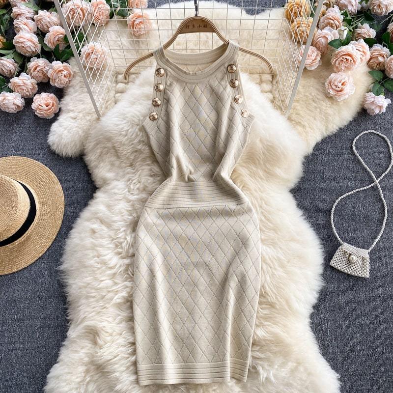 Robe courte moulante col rond sans manches à bouton latéral