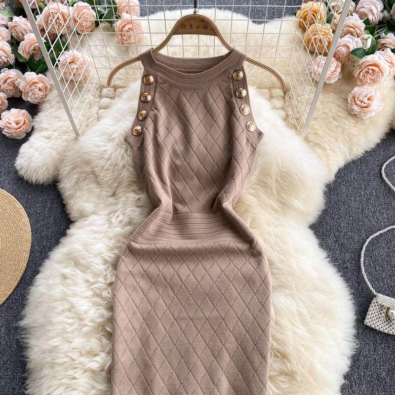Robe courte moulante col rond sans manches à bouton latéral