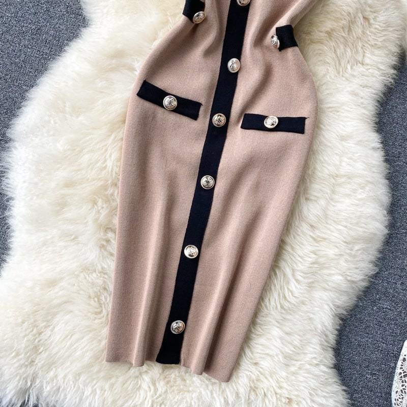 Robe longue moulante col rond à déco bouton