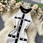 Robe longue moulante col rond à déco bouton