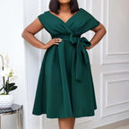 Robe courte bustier avec grande ceinture de gala