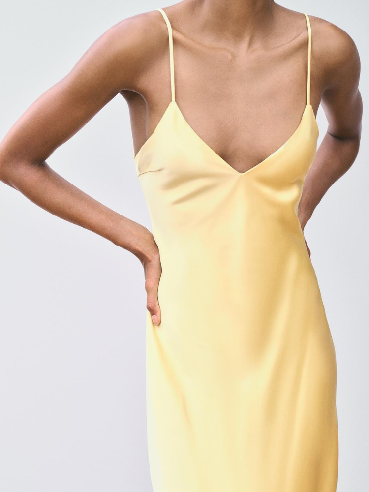 Robe jaune longue satin