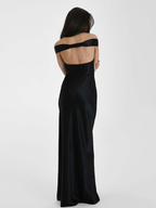 Robe noire satinée dos nu